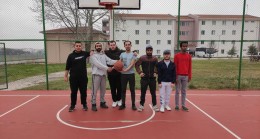 Basketbol turnuvasında dostluk kazandı