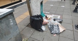 Lüleburgaz Fatih Caddesi’nde çöp sorunu görüntü kirliliği yaratıyor