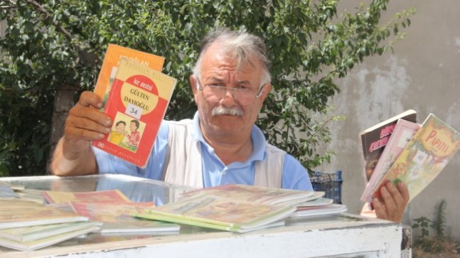 Simitçi Dede Van’a kitap gönderdi