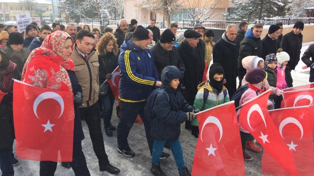 VEFAKAR GENÇLİK FEDAKAR ECDADINI UNUTMADI