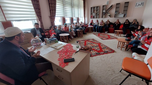 Babaeski Gençlik Merkezinde Şehitler için Yasin-i Şerif okundu