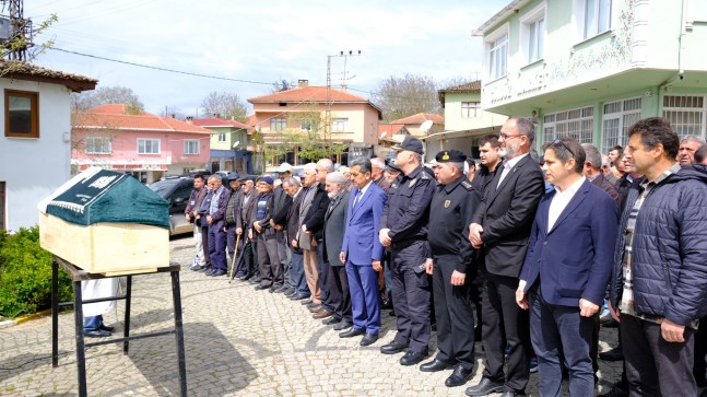 Vali Ekici Armağan köyünde cenazeye katıldı