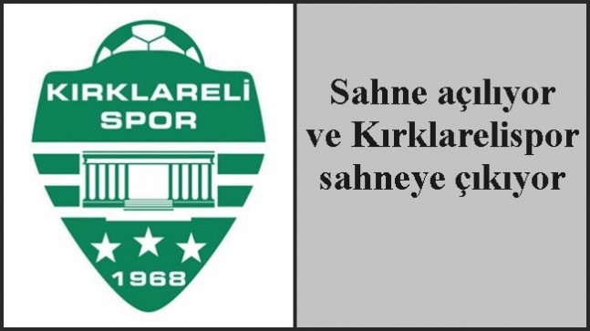 Sahne açılıyor ve Kırklarelispor sahneye çıkıyor