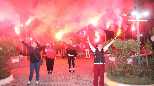 Babaeski Kartallarından meşale şov