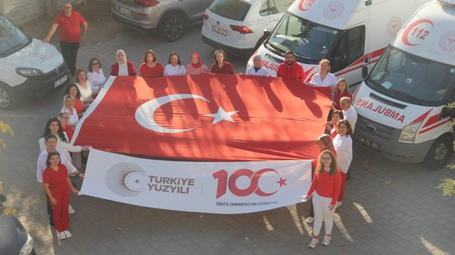 Cumhuriyet’in 100. yılı nedeniyle TÜRK BAYRAĞI açtılar