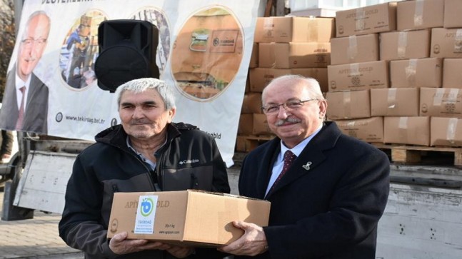 Tekirdağ Büyükşehir Belediyesi arı yetiştiricilerine destek olmaya devam ediyor