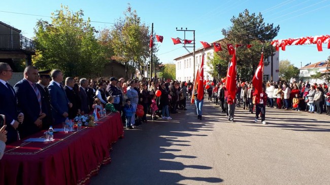 BÜYÜKMANDIRA’DA CUMHURİYET BAYRAMI COŞKUYLA KUTLANDI