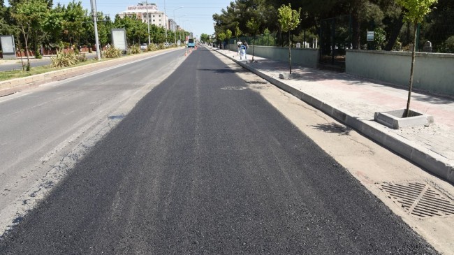 Büyükşehir Belediyesi Yol Bakım Ve Onarım Çalışmalarına Devam Ediyor