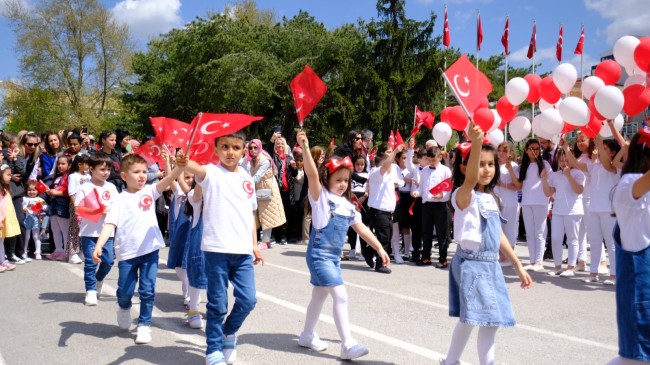 Kırklareli’nde 23 Nisan Ulusal Egemenlik ve Çocuk Bayramını büyük bir coşku ile kutlandı