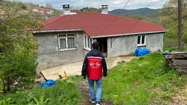 Öksüz ve yetim çocuklar yalnız bırakılmıyor