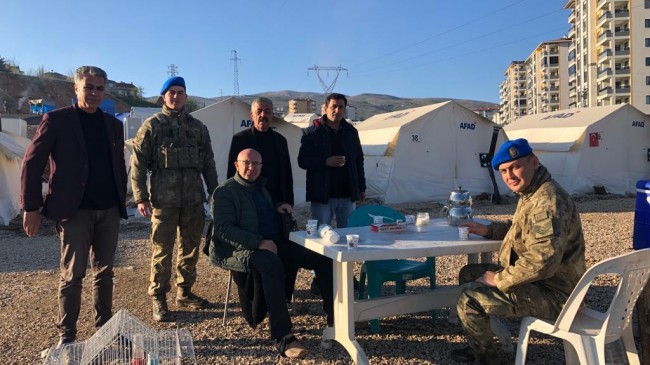 Lüleburgaz Kaymakamı Salih Yüce deprem bölgesinde ziyaretlerde bulundu