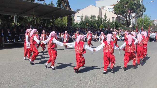 Babaeski’de 23 Nisan Ulusal Egemenlik ve Çocuk Bayramı coşkuyla kutlandı