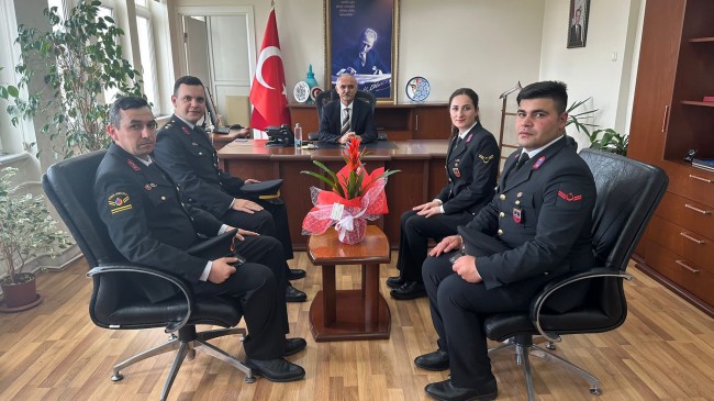 Kaymakam Elmacıoğlu Jandarma teşkilat mensuplarından oluşan heyeti makamında kabul etti