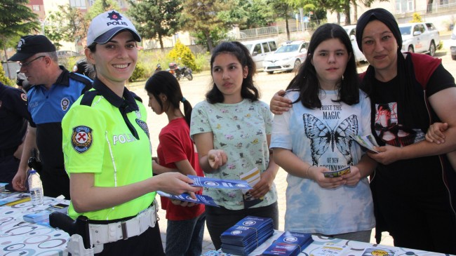 Stant açılarak çeşitli bilgilendirmelerde bulunuldu