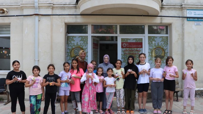 Kurs boyunca kendilerine dondurma ikramında bulunan Başkan Özalp’e teşekkür ettiler