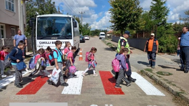 12 okul servis aracı ve sürücüsü denetlendi