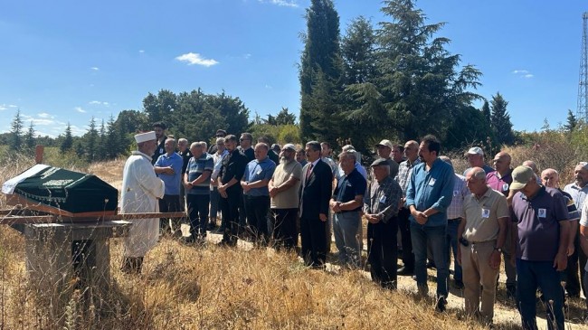 Vali Ekici Deveçatağı Köyünde cenazeye katıldı