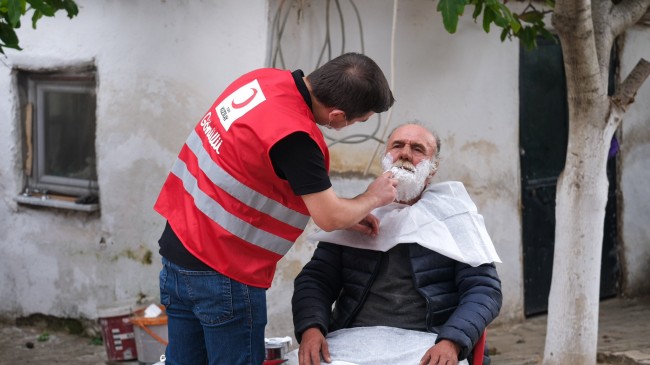 ‘’Birlikte daha güzel günler için el birliğiyle çalışmaya devam ediyoruz’’