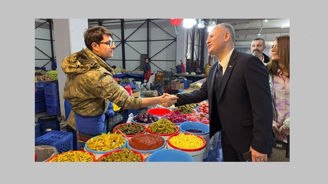 Türker’den Çarşamba pazarına ziyaret