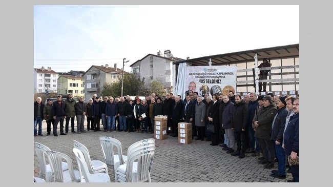 MURATLI’DA ARI ÜRETİCİLERİNE ARI KEKİ DAĞITIMI YAPILDI