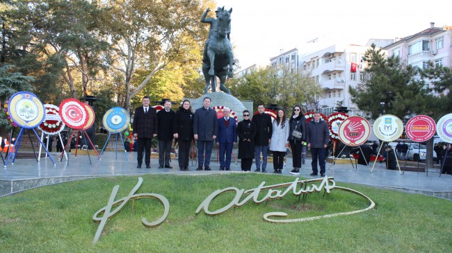 Kırklareli Ticaret ve Sanayi Odası, “Atatürk’ü Anma Günü Çelenk Sunma Töreni”nde Yerini Aldı